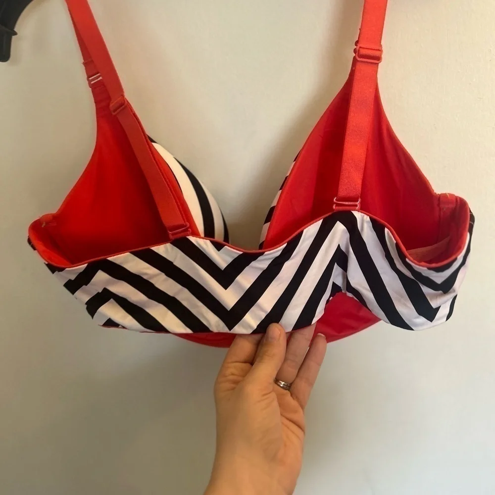 Cacique 44D open front chevron black white and orange bra wired